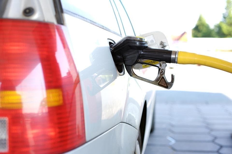 7 consejos para repostar gasolina con seguridad
