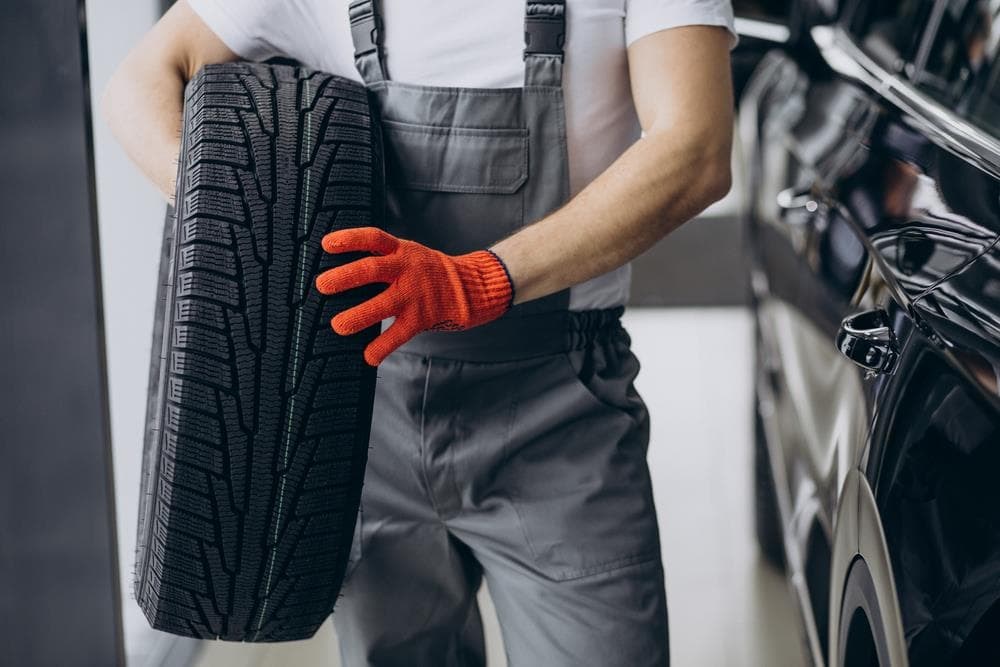 ¿Cada cuánto tiempo hay que cambiar los neumáticos de un coche?