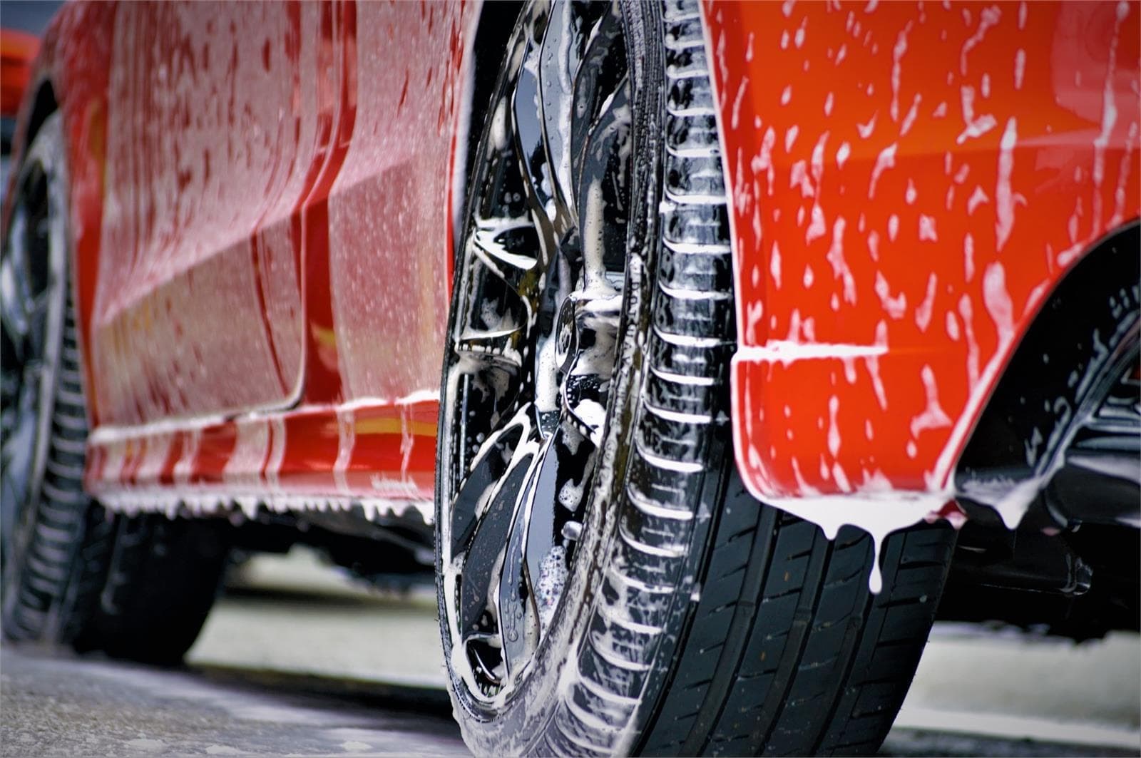 Disfruta de la comodidad de lavar tu coche en nuestras áreas de servicio - Imagen 2