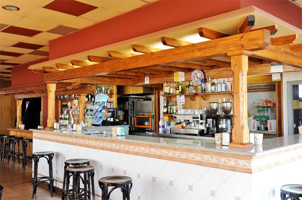 Llena de sabor tus descansos en carretera en nuestra cafetería