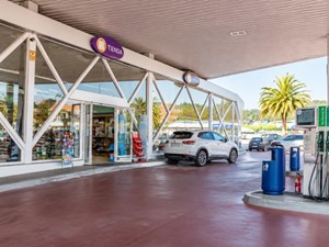 ¿Por qué parar a descansar 15 minutos mejora tu atención al volante?