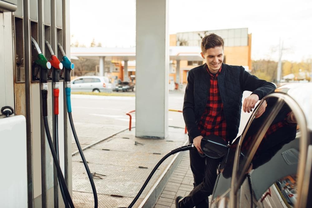 Repostaje de carburante: ¿en qué horario es mejor? 