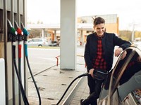 Repostaje de carburante: ¿en qué horario es mejor? 